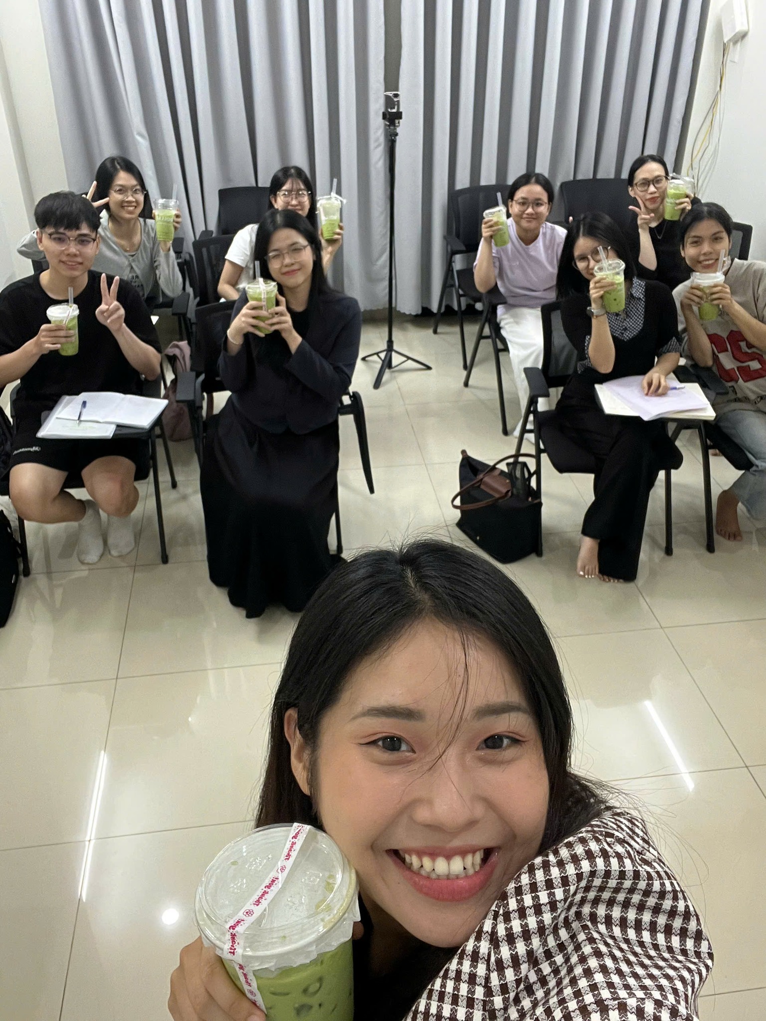 Tháng 12 – 01: ngập tràn quà xinh cho Ms. Dung🥰