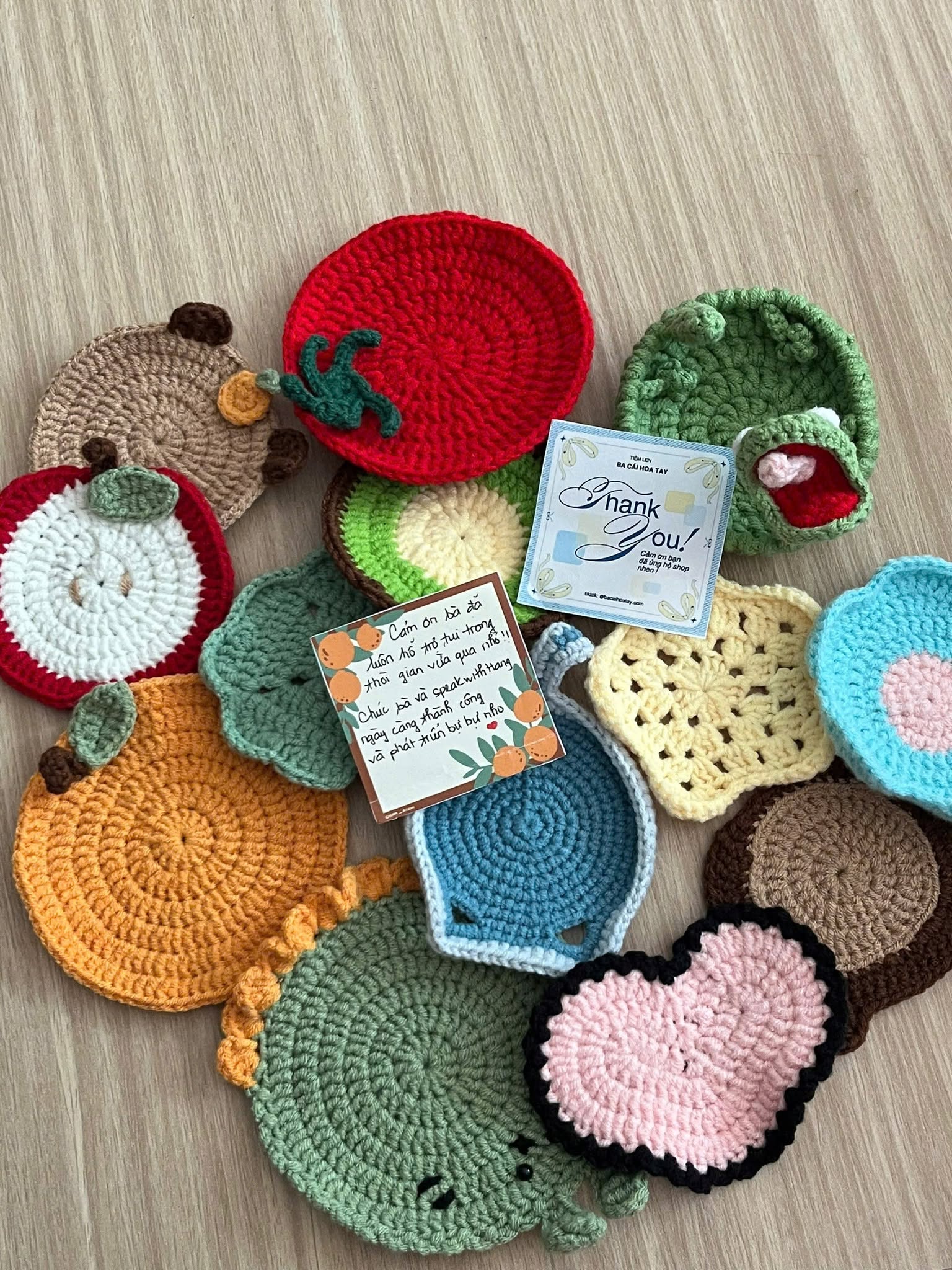 Mỹ Tiên lớp ONLB6 tặng quà cho Ms Búp Loan 🧶💛